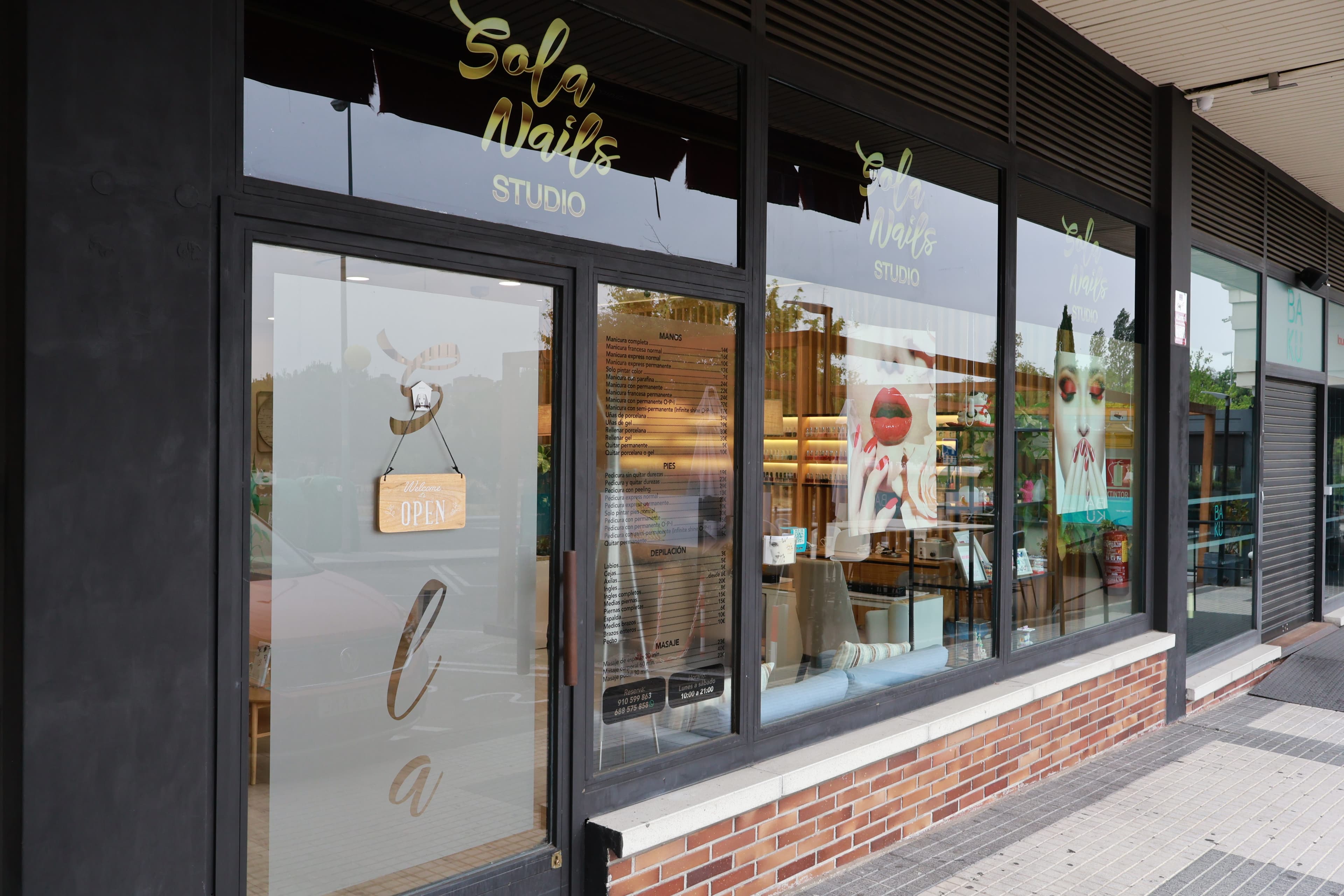 Entrada del estudio Sola Nails